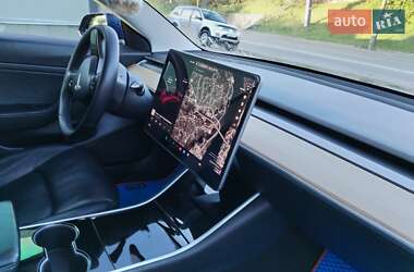 Седан Tesla Model 3 2019 в 