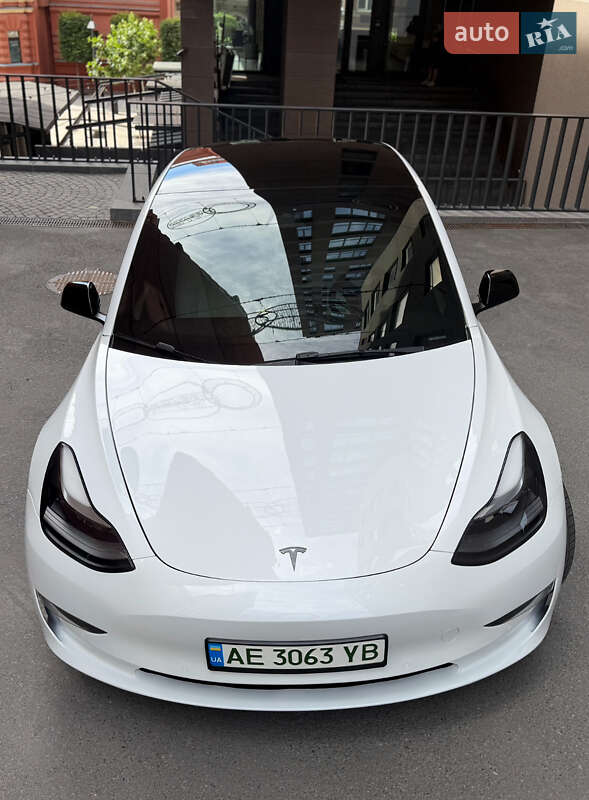 Седан Tesla Model 3 2021 в Дніпрі