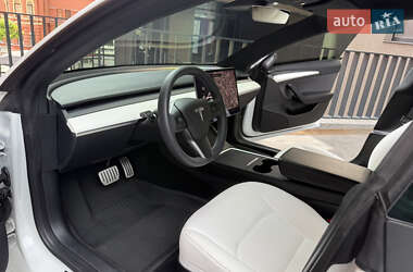 Седан Tesla Model 3 2021 в 