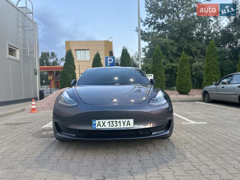 Седан Tesla Model 3 2023 в Харькове