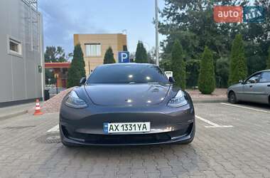 Седан Tesla Model 3 2023 в 