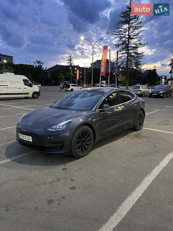 Седан Tesla Model 3 2018 в Ивано-Франковске