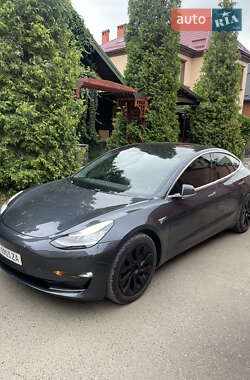 Седан Tesla Model 3 2018 в Івано-Франківську