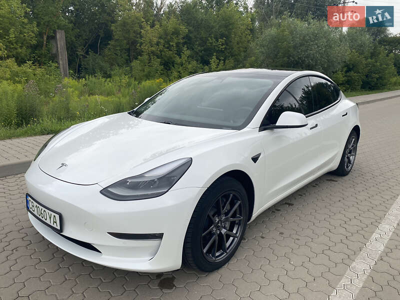 Tesla Model 3 2021