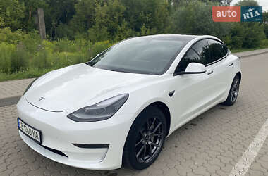 Седан Tesla Model 3 2021 в 