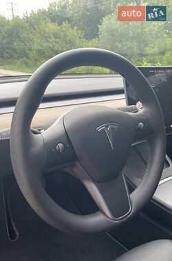 Седан Tesla Model 3 2021 в 