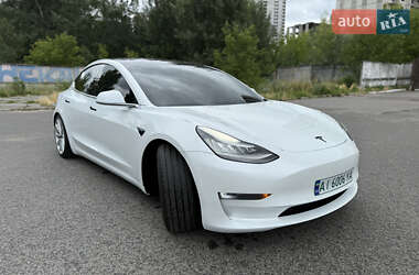 Седан Tesla Model 3 2018 в Киеве
