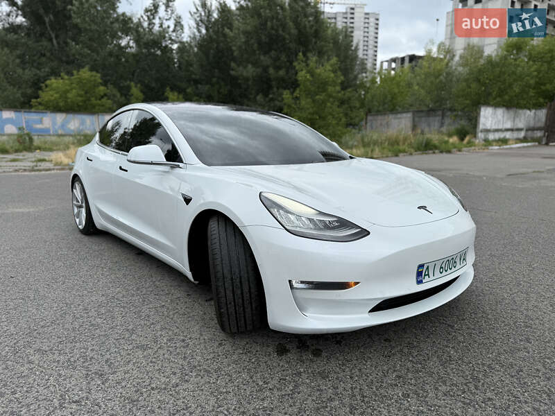 Седан Tesla Model 3 2018 в 