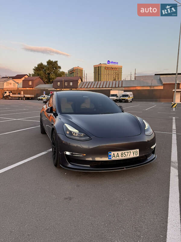 Седан Tesla Model 3 2023 в Киеве
