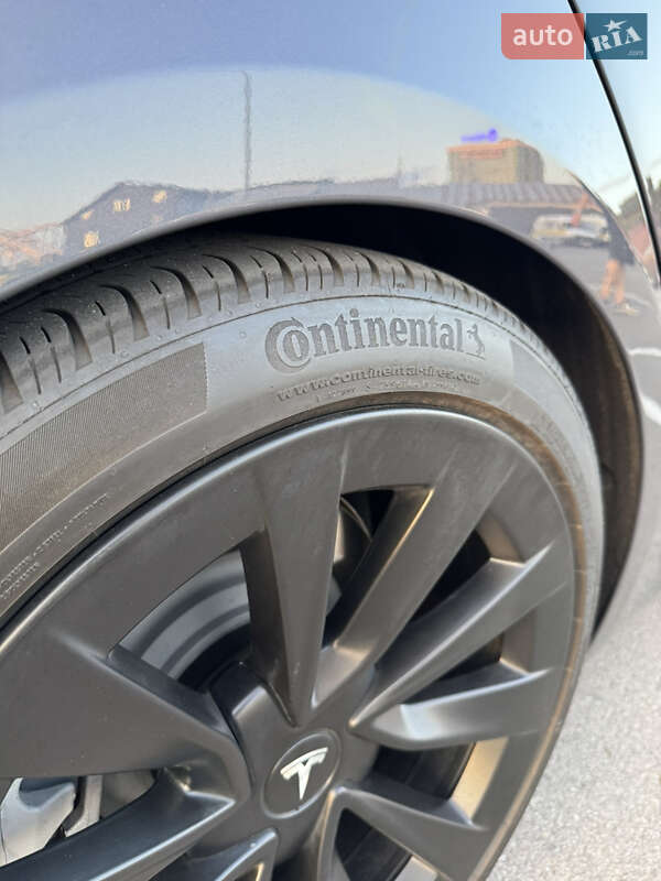 Седан Tesla Model 3 2023 в Киеве