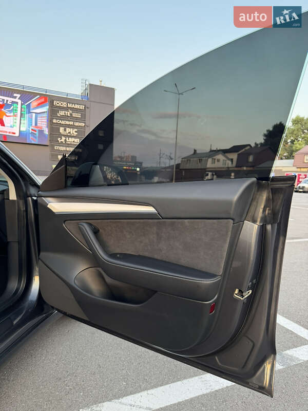 Седан Tesla Model 3 2023 в Києві