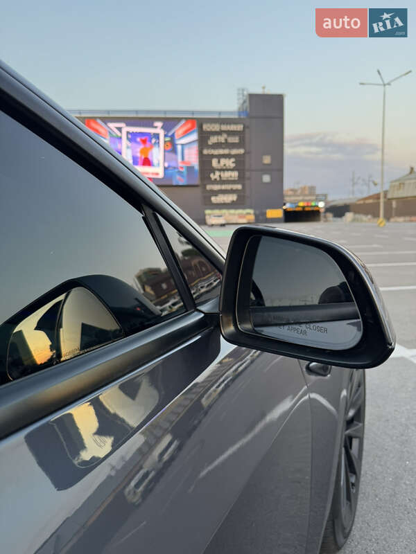 Седан Tesla Model 3 2023 в Киеве