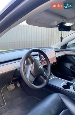 Седан Tesla Model 3 2021 в 