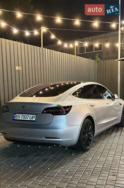Седан Tesla Model 3 2018 в 