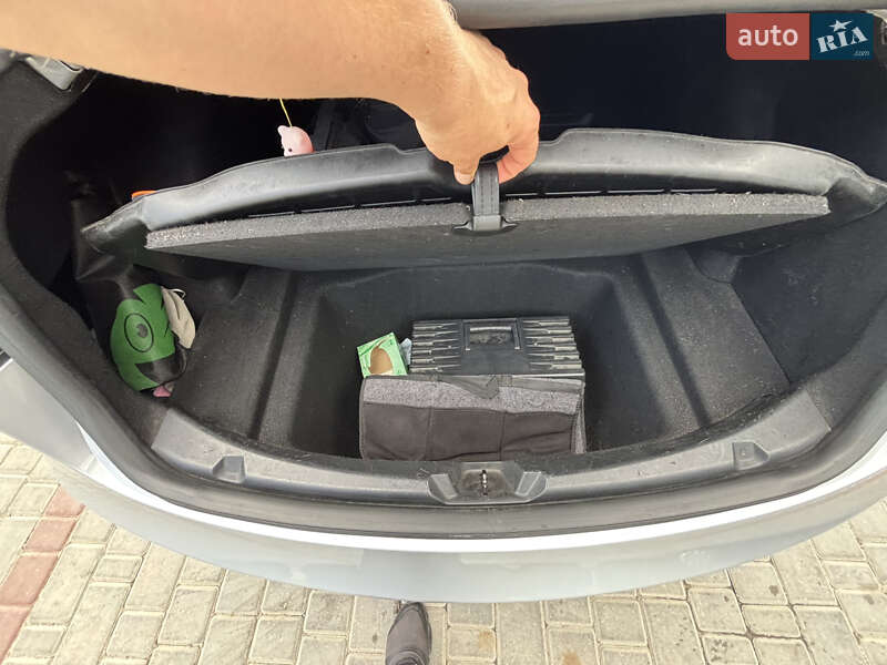 Седан Tesla Model 3 2018 в Каменец-Подольском