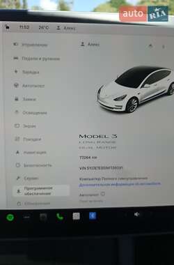 Седан Tesla Model 3 2021 в 