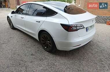 Седан Tesla Model 3 2021 в 