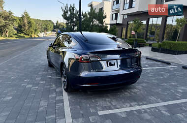 Седан Tesla Model 3 2021 в Ужгороде