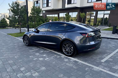 Седан Tesla Model 3 2021 в 