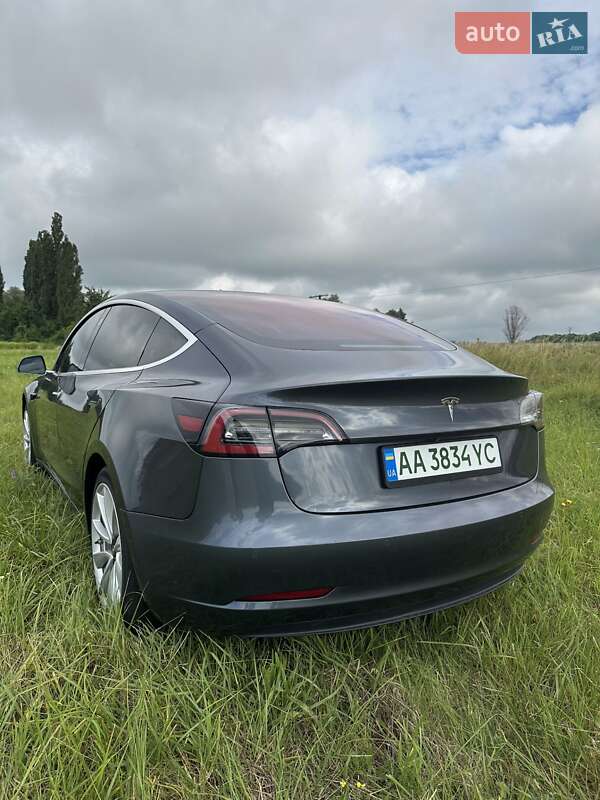 Седан Tesla Model 3 2019 в Києві
