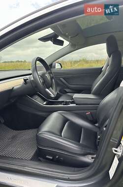 Седан Tesla Model 3 2019 в Києві