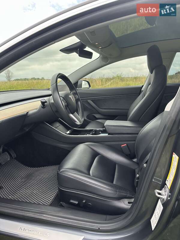 Седан Tesla Model 3 2019 в Києві