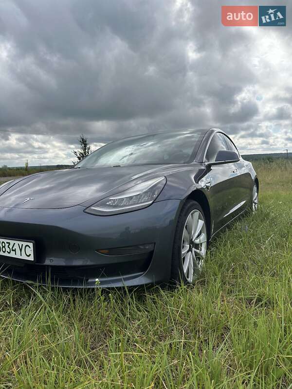 Седан Tesla Model 3 2019 в Києві