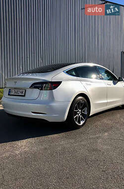 Седан Tesla Model 3 2020 в 