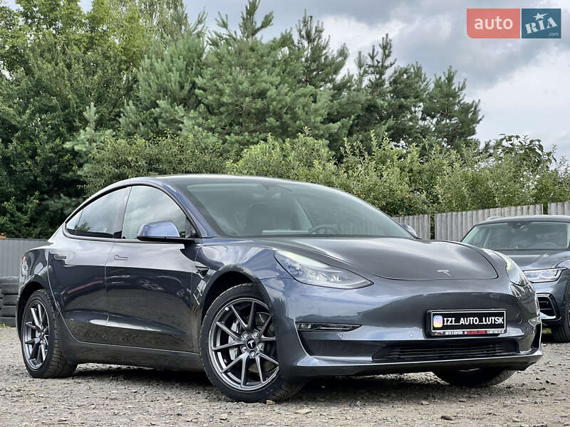 Tesla Model 3 2021