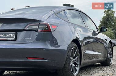 Седан Tesla Model 3 2021 в 