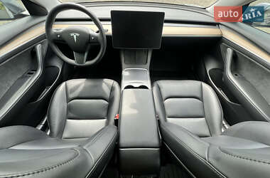 Седан Tesla Model 3 2021 в 