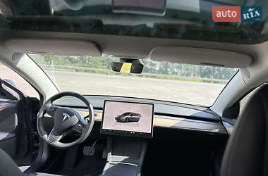 Седан Tesla Model 3 2022 в 