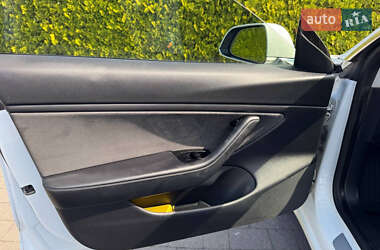 Седан Tesla Model 3 2019 в 