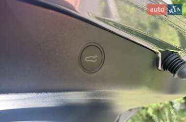Седан Tesla Model 3 2023 в 