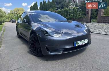 Седан Tesla Model 3 2023 в Ровно