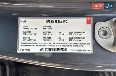 Седан Tesla Model 3 2019 в 