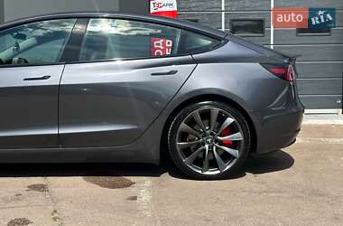 Седан Tesla Model 3 2019 в 