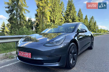 Седан Tesla Model 3 2023 в 
