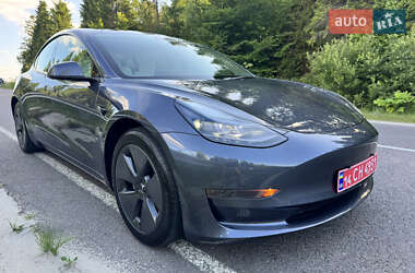 Седан Tesla Model 3 2023 в 