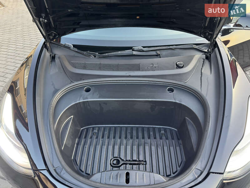Седан Tesla Model 3 2019 в Владимире
