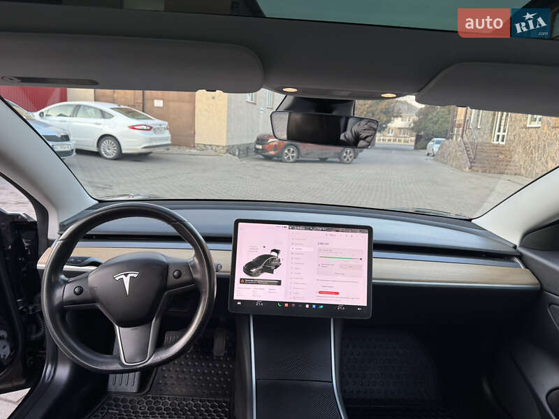 Седан Tesla Model 3 2019 в Владимире