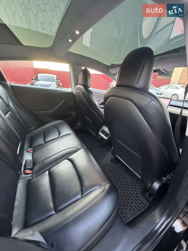 Седан Tesla Model 3 2019 в Владимире