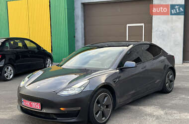 Седан Tesla Model 3 2021 в 