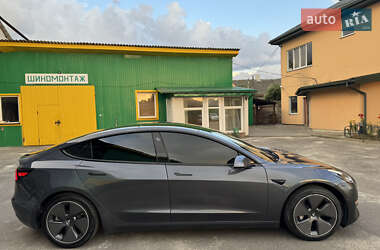 Седан Tesla Model 3 2021 в 