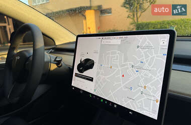 Седан Tesla Model 3 2021 в 