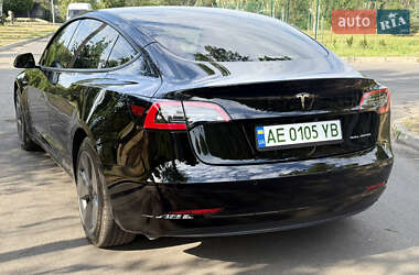Седан Tesla Model 3 2020 в 