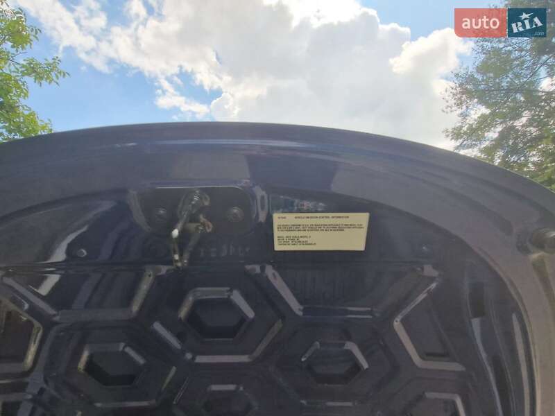 Седан Tesla Model 3 2022 в Василькове