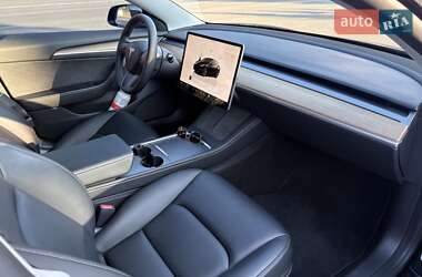 Седан Tesla Model 3 2022 в 