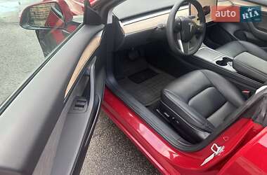 Седан Tesla Model 3 2022 в 