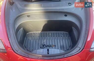 Седан Tesla Model 3 2022 в 